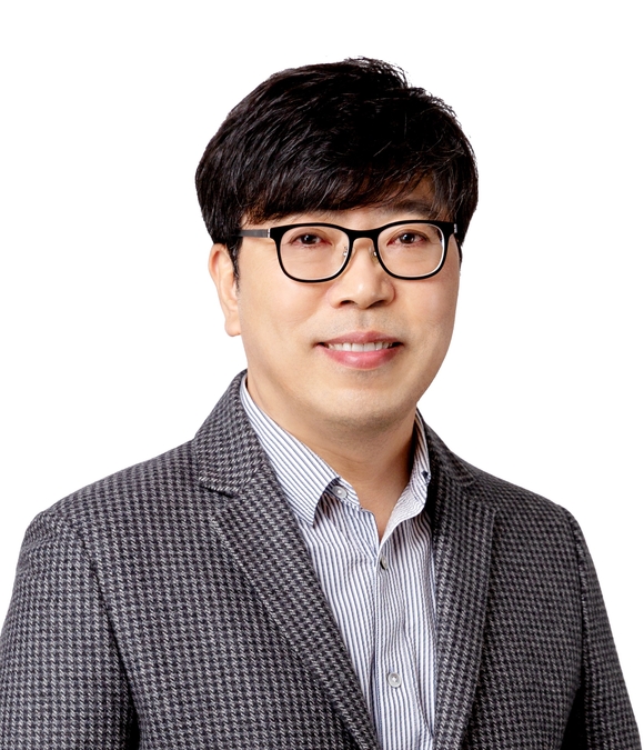 ▲차선용 SK하이닉스 미래기술연구원장 / 사진=SK하이닉스 SK하이닉스, IEEE VLSI 2025에서 D램 미래 기술 로드맵 발표