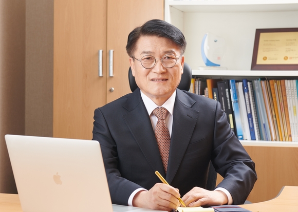 ▲박승훈 위즈코어 대표는 “5년 안에 국내 제조업 데이터 플랫폼 표준으로 압도적 입지를 다지고, 10년 안에 설계부터 생산·품질·유지보수까지 데이터가 끊김 없이 흐르는 ‘Design to Manufacturing AI Platform’ 기업으로 글로벌 시장에서 인정받는 것이 목표”라고 말했다. / 사진=위즈코어 박승훈 위즈코어 대표 “설계-현장 연결해 제조 AX 길 연다”